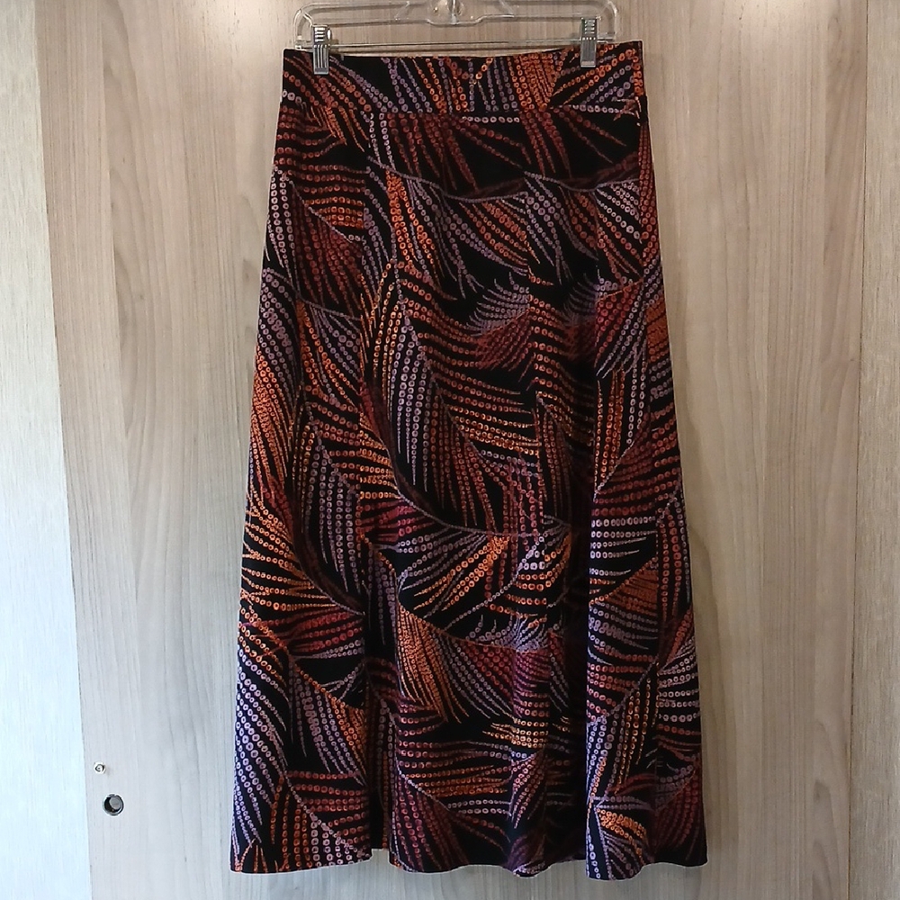 108. NWOT Messini Elegant Multicolor Patterned Large Skirt
